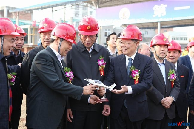 全国首届地勘钻探职业技能大赛决赛举行 开云kaiyun网页版官网_开云kaiyun（中国）智能旋挖钻赛场展风采