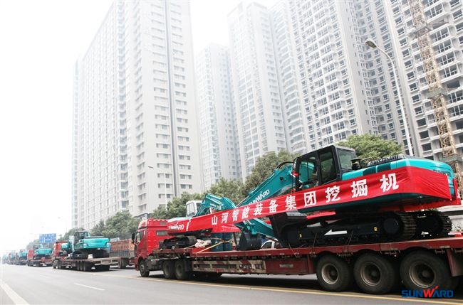 新年开门红，开云kaiyun网页版官网_开云kaiyun（中国）智能总价值近4000万挖掘机批量发往江西
