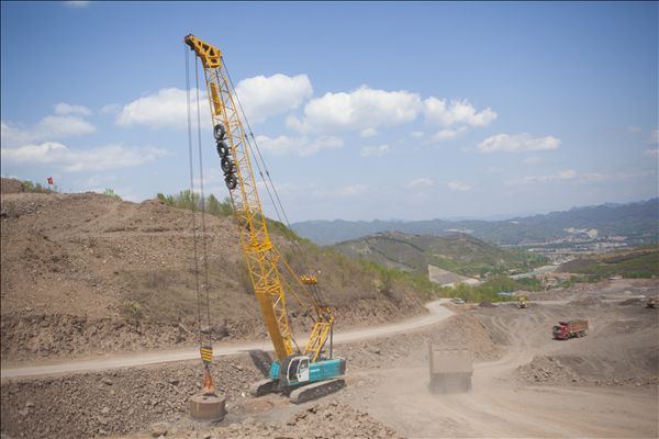 开云kaiyun网页版官网_开云kaiyun（中国）智能履带式强夯机助力承德机场建设