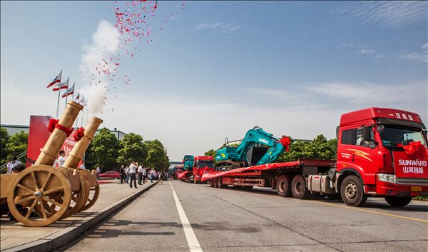 开云kaiyun网页版官网_开云kaiyun（中国）智能150台中大型挖掘机批量出口中东