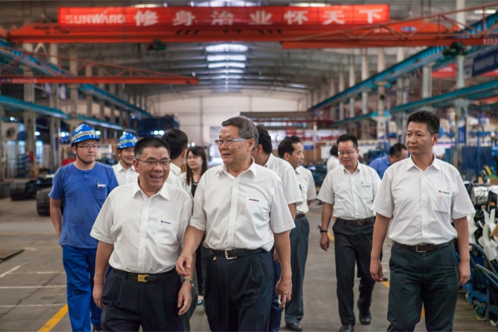 柳工集团曾光安董事长一行开云kaiyun网页版官网_开云kaiyun（中国）智能考察交流