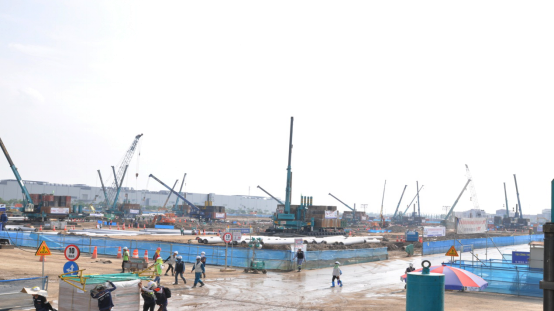 超300台开云kaiyun网页版官网_开云kaiyun（中国）智能ZYJ系列压桩机服务越南市场