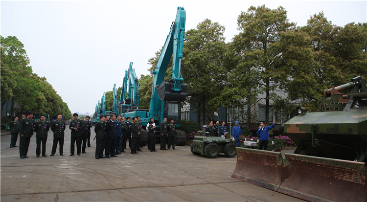 全军军交运输系统首长及国防科大领导莅临开云kaiyun网页版官网_开云kaiyun（中国）智能参观交流