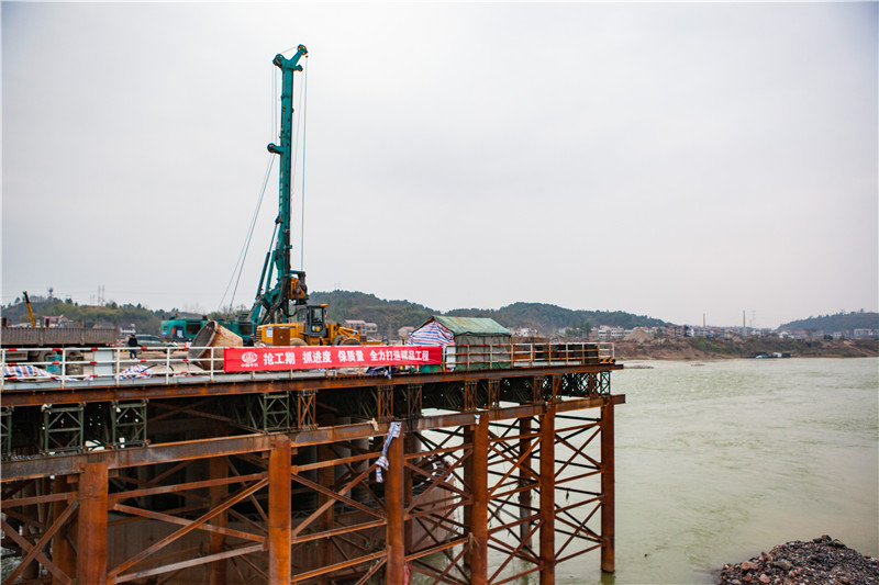 水下钻孔80米，开云kaiyun网页版官网_开云kaiyun（中国）智能旋挖钻机震撼施工场面