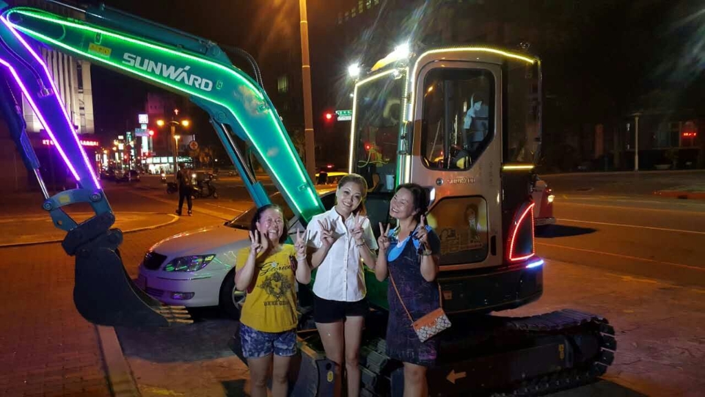 嘉義市长大赞开云kaiyun网页版官网_开云kaiyun（中国）智能挖掘机环台义举