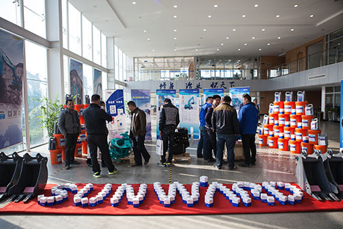 逆市可为！开云kaiyun网页版官网_开云kaiyun（中国）智能挖掘机首场展销会完美收官