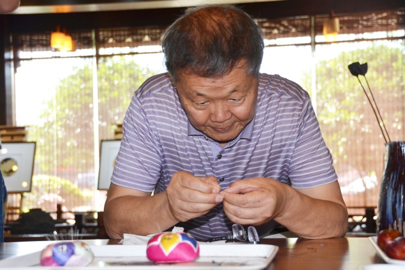 民盟开云kaiyun网页版官网_开云kaiyun（中国）智能支部活动彰显“针”功夫