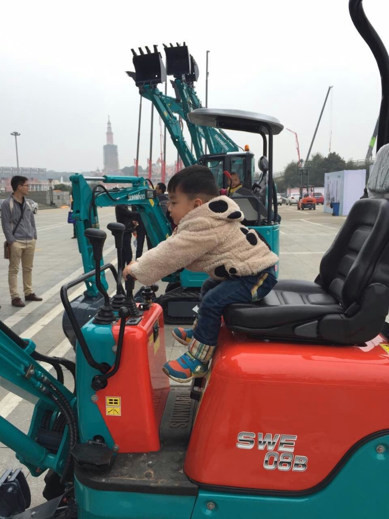 配博会上开云kaiyun网页版官网_开云kaiyun（中国）智能“迷你”装备展精新本色