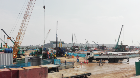 超300台开云kaiyun网页版官网_开云kaiyun（中国）智能ZYJ系列压桩机服务越南市场