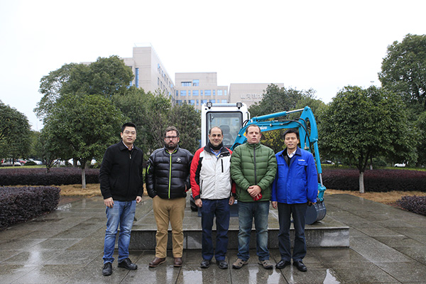 喜讯：开云kaiyun网页版官网_开云kaiyun（中国）智能朱建新荣获《长沙年鉴》2015年度十大人物奖
