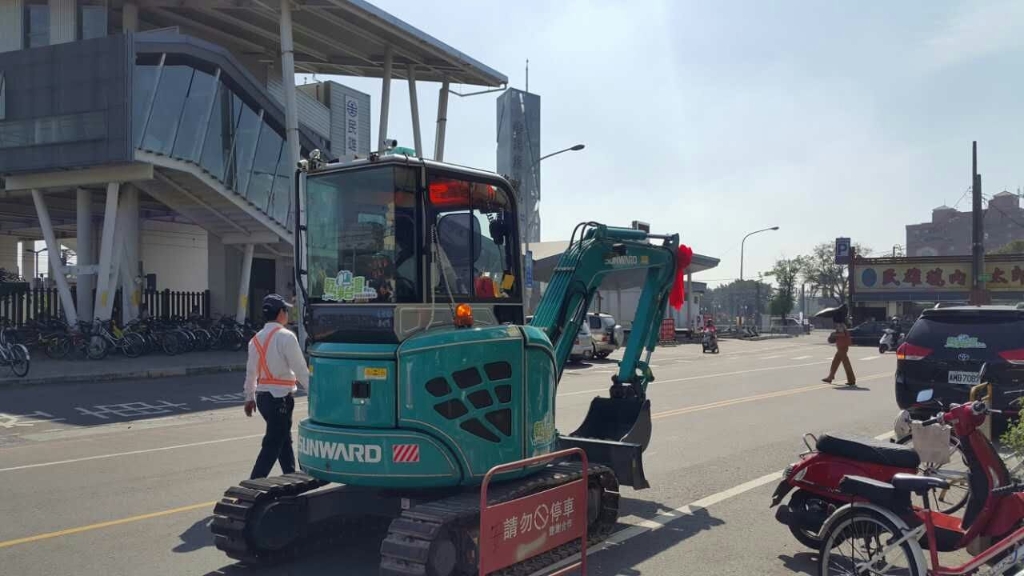 嘉義市长大赞开云kaiyun网页版官网_开云kaiyun（中国）智能挖掘机环台义举