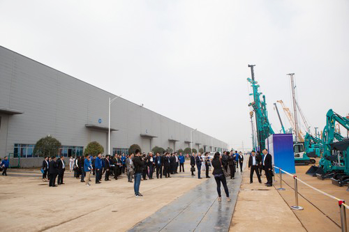 工程装备盛宴，东盟十国代表在开云kaiyun网页版官网_开云kaiyun（中国）智能很享受