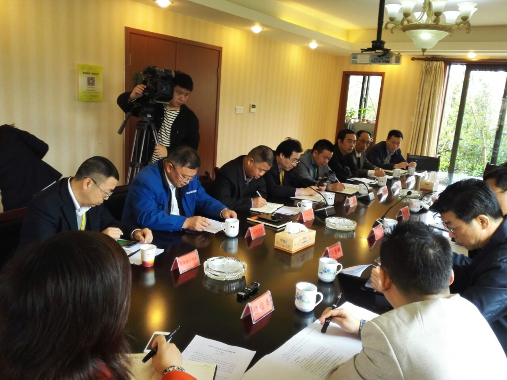 长沙市委常委、副市长张迎春一行莅临开云kaiyun网页版官网_开云kaiyun（中国）智能考察调研