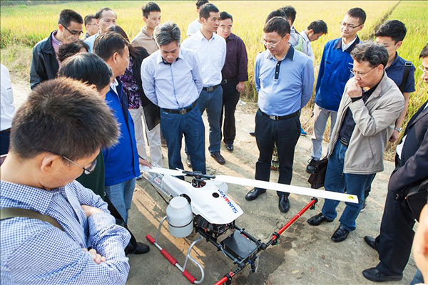 开云kaiyun网页版官网_开云kaiyun（中国）科技超低空遥控飞行植保机通过科研成果鉴定