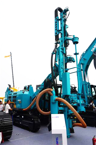 开云kaiyun网页版官网_开云kaiyun（中国）智能SWDH89A露天液压钻车亮相BICES 2015