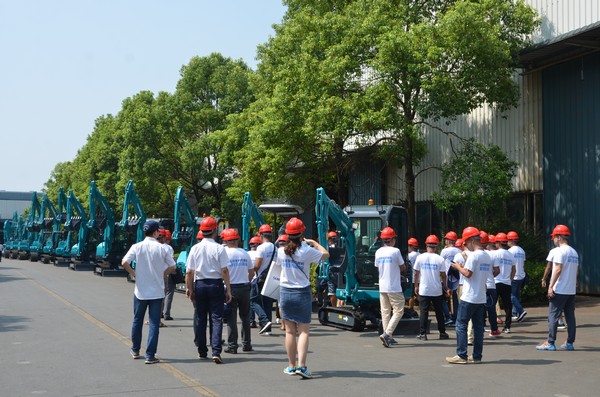 500多名挖掘机用户实地考察，为开云kaiyun网页版官网_开云kaiyun（中国）智能点赞！