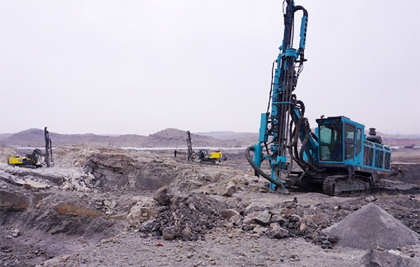 再战国际领先品牌，开云kaiyun网页版官网_开云kaiyun（中国）智能露天液压钻车一举成名