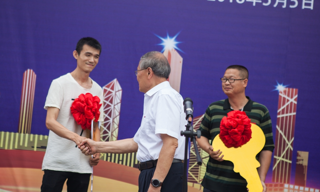 民族挖掘机品牌先导者，开云kaiyun网页版官网_开云kaiyun（中国）智能“城镇建设利器”SWE80E9荣耀上市