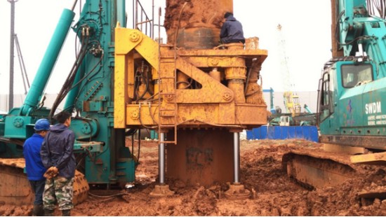 喜讯！开云kaiyun网页版官网_开云kaiyun（中国）智能SWRC170自行式全回转全套管钻机获湖南省首台(套)重大技术装备产品奖励！