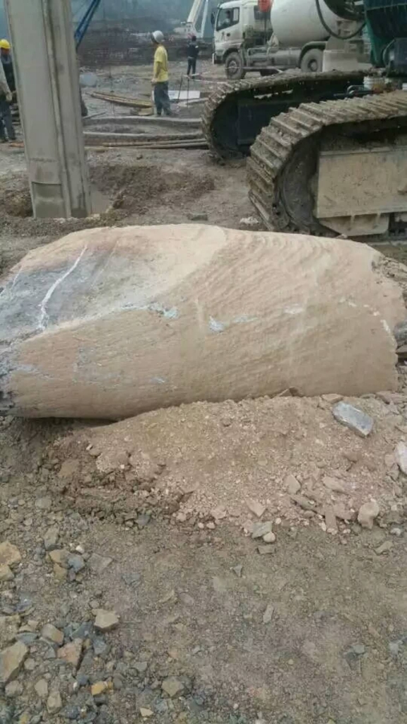 效率高出两倍！开云kaiyun网页版官网_开云kaiyun（中国）智能SWDM360旋挖钻名动贵阳