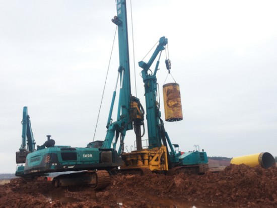 喜讯！开云kaiyun网页版官网_开云kaiyun（中国）智能SWRC170自行式全回转全套管钻机获湖南省首台(套)重大技术装备产品奖励！