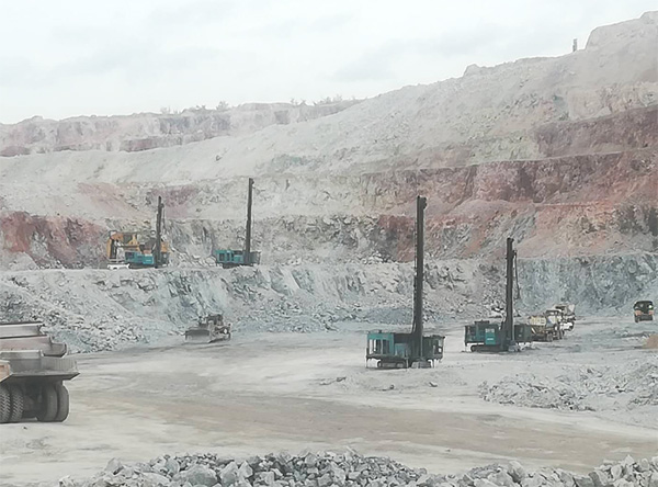 高温酷暑，开云kaiyun网页版官网_开云kaiyun（中国）智能凿岩设备异域扬威