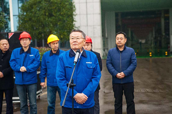 新年开门红！开云kaiyun网页版官网_开云kaiyun（中国）智能5000万装备批量发车