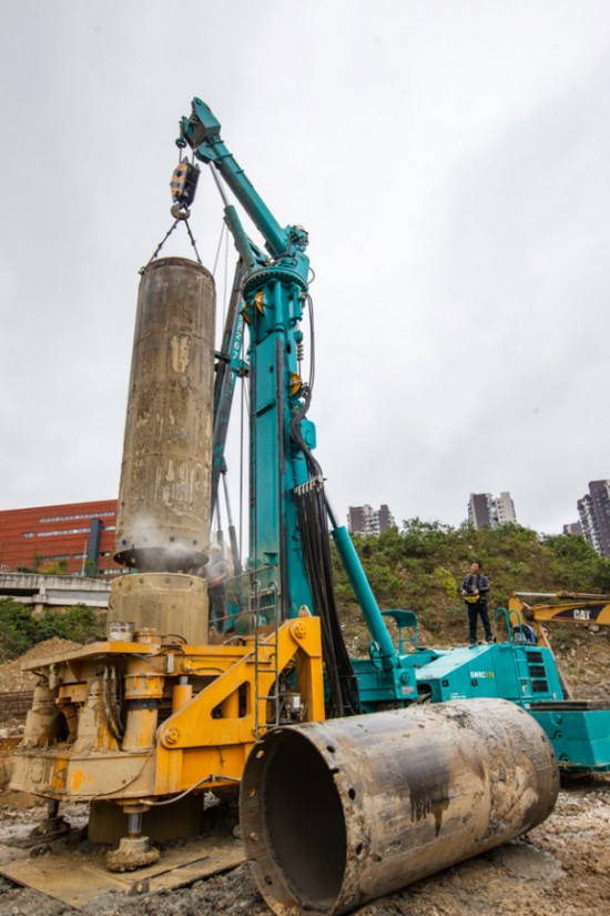 喜讯！开云kaiyun网页版官网_开云kaiyun（中国）智能SWRC170自行式全回转全套管钻机获湖南省首台(套)重大技术装备产品奖励！