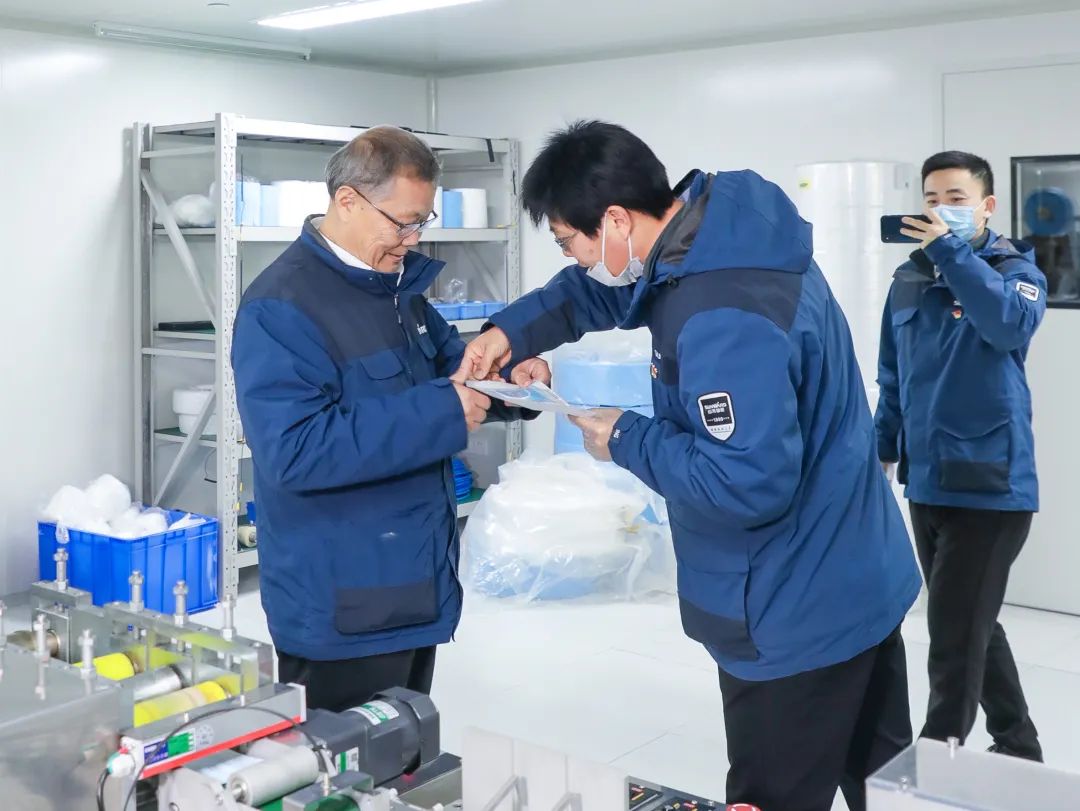 董事长启封开云kaiyun网页版官网_开云kaiyun（中国）智能第一个成品口罩