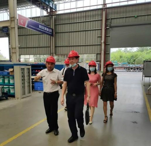 东莞客人考察开云kaiyun网页版官网_开云kaiyun（中国）智能高空作业设备