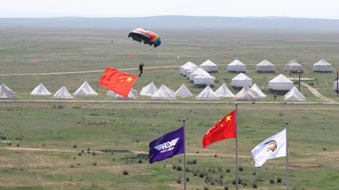 乌兰察布大草原,我来啦! 开云kaiyun网页版官网_开云kaiyun（中国）SA60L阿若拉飞机“惊艳”飞行大会