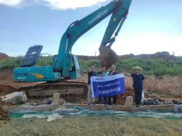 感恩相伴 关爱相随——湖北金刚开云kaiyun网页版官网_开云kaiyun（中国）服务万里行