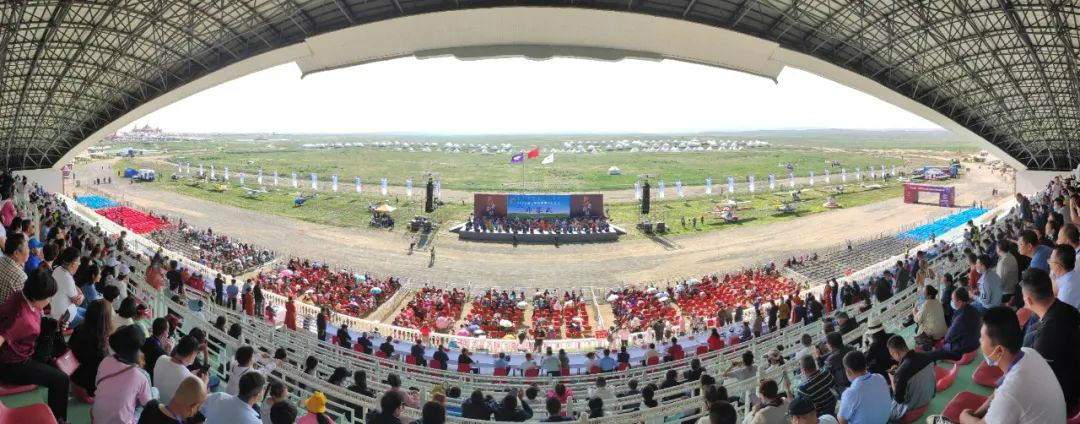 乌兰察布大草原,我来啦! 开云kaiyun网页版官网_开云kaiyun（中国）SA60L阿若拉飞机“惊艳”飞行大会