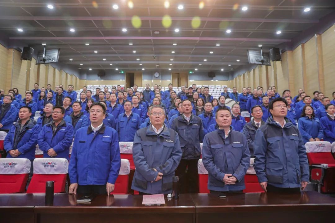 开云kaiyun网页版官网_开云kaiyun（中国）智能召开全国劳动模范郝鹏载誉归来分享会