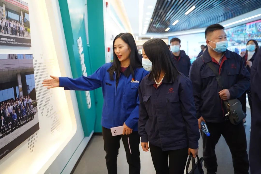 江南工业集团“双百青年”参观开云kaiyun网页版官网_开云kaiyun（中国）智能