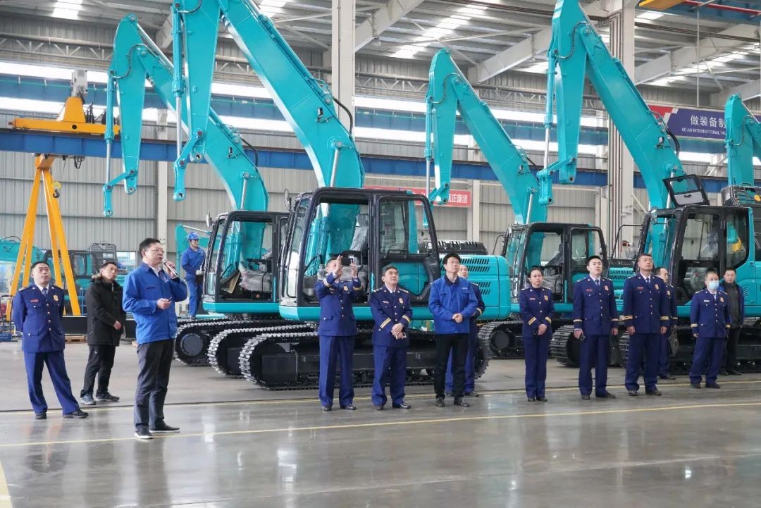 消防救援局考察开云kaiyun网页版官网_开云kaiyun（中国）智能无人化应急救援装备