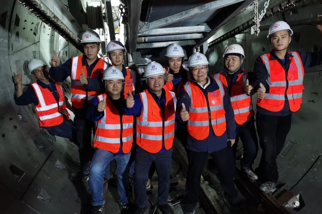 何清华亲临中铁开云kaiyun网页版官网_开云kaiyun（中国）盾构施工项目指导工作