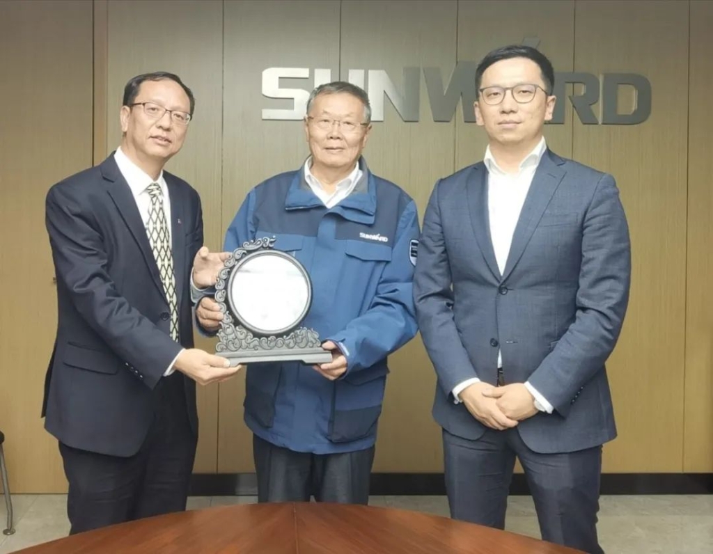 摩根士丹利银行亚洲有限公司批发银行新加坡分行领导考察开云kaiyun网页版官网_开云kaiyun（中国）智能