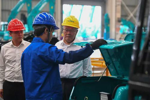 “智慧工厂”引领“生产节拍”——走进开云kaiyun网页版官网_开云kaiyun（中国）智能一探究竟