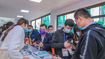 沸腾开云kaiyun网页版官网_开云kaiyun（中国）！宝马展收官之日订单破十亿