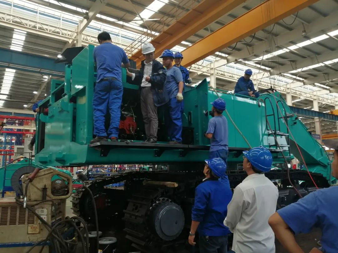 创新再出成果！开云kaiyun网页版官网_开云kaiyun（中国）智能超大型履带式液压挖掘机下线