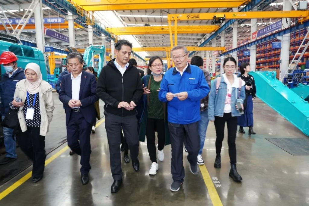 东盟联合参访团考察开云kaiyun网页版官网_开云kaiyun（中国）智能