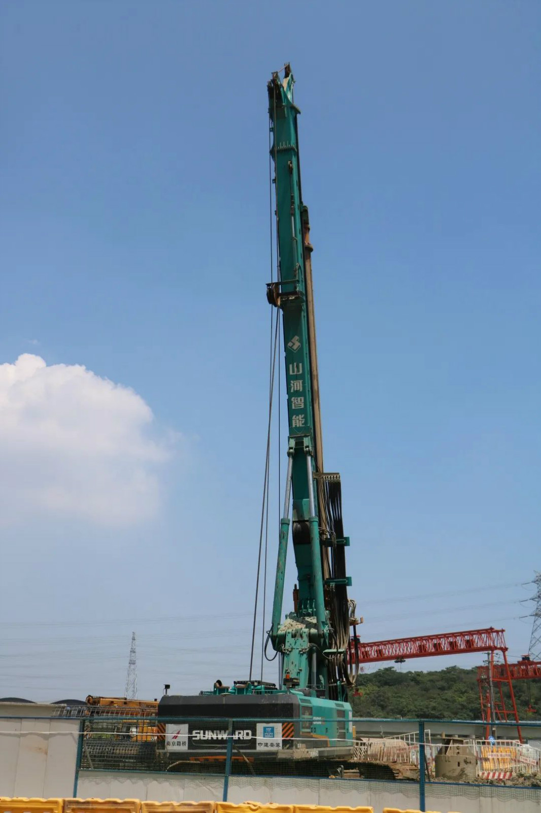 从业20多年的他，为何对开云kaiyun网页版官网_开云kaiyun（中国）智能旋挖钻机情有独钟