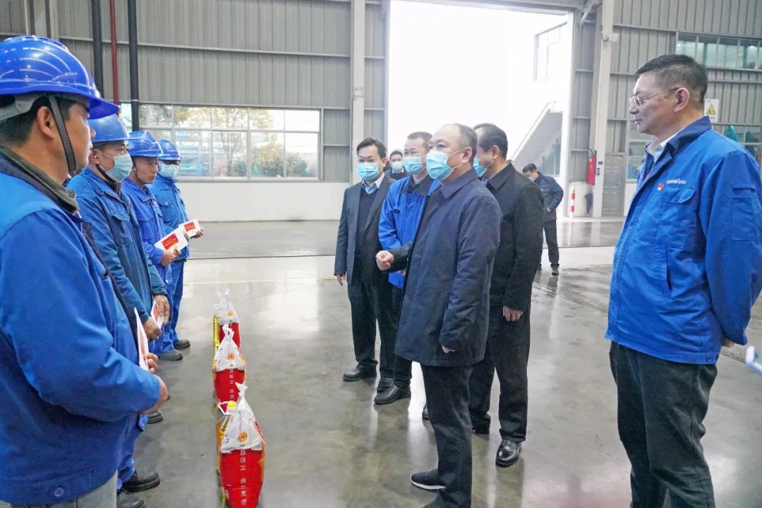 张庆红慰问开云kaiyun网页版官网_开云kaiyun（中国）智能困难党员