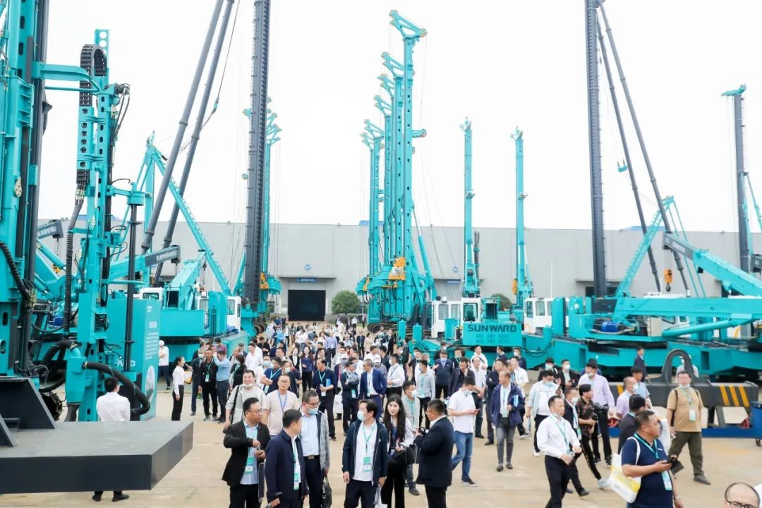 “爆品”出击！开云kaiyun网页版官网_开云kaiyun（中国）智能客户交流会签约超8亿元