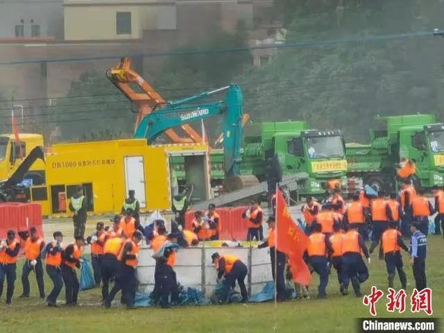 空地协同立体救援，开云kaiyun网页版官网_开云kaiyun（中国）智能无人化装备亮相2021-北江流域防汛抢险综合演练