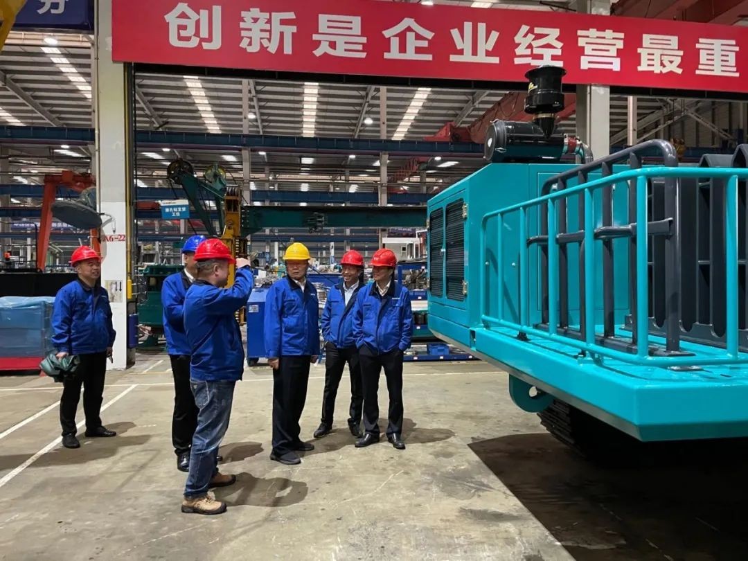 联合开发出成果！开云kaiyun网页版官网_开云kaiyun（中国）智能压裂管道运输车下线