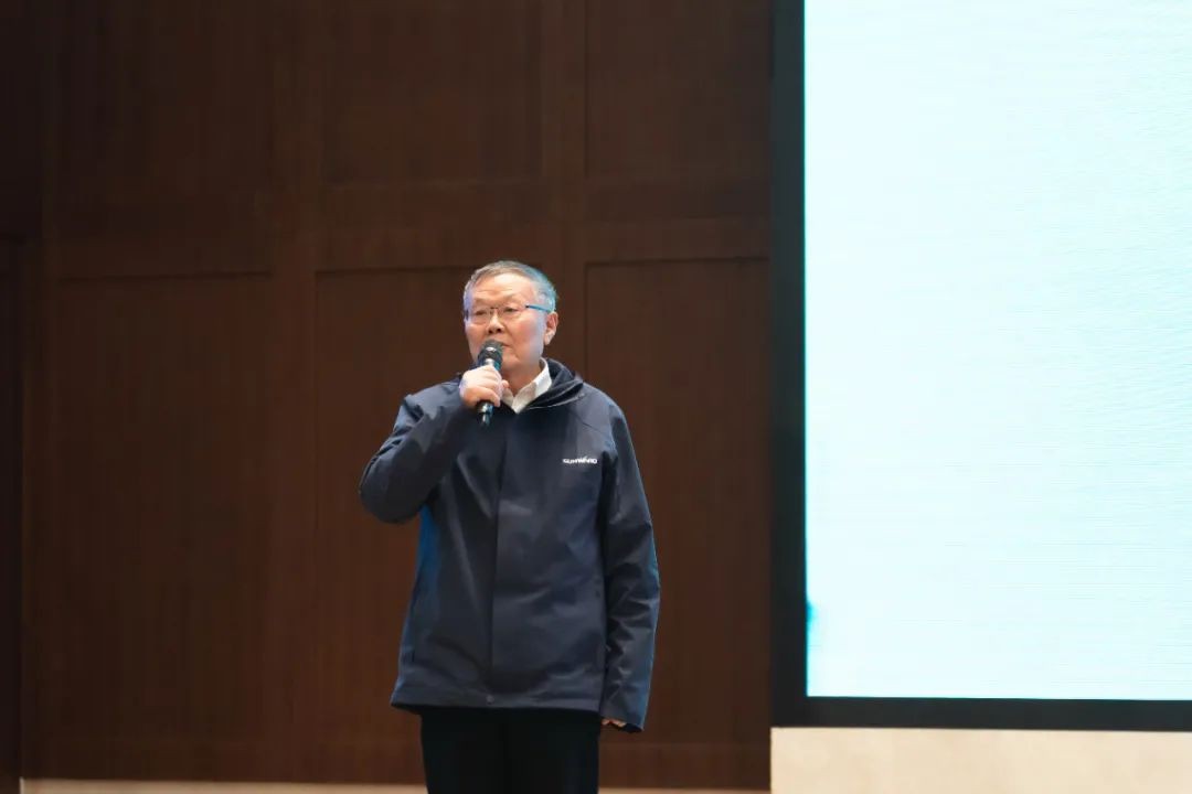 同心克难再腾飞，携手齐心冲万台——2021开云kaiyun网页版官网_开云kaiyun（中国）智能挖掘机经销商年会圆满召开