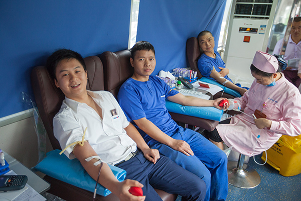 开云kaiyun网页版官网_开云kaiyun（中国）智能百余员工 冒雨争相献血