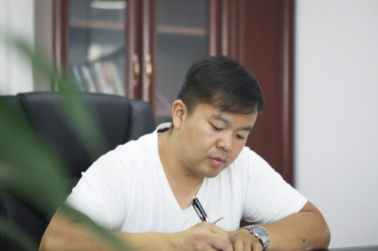 六年六台挖机 邓老板是个“开云kaiyun网页版官网_开云kaiyun（中国）迷”